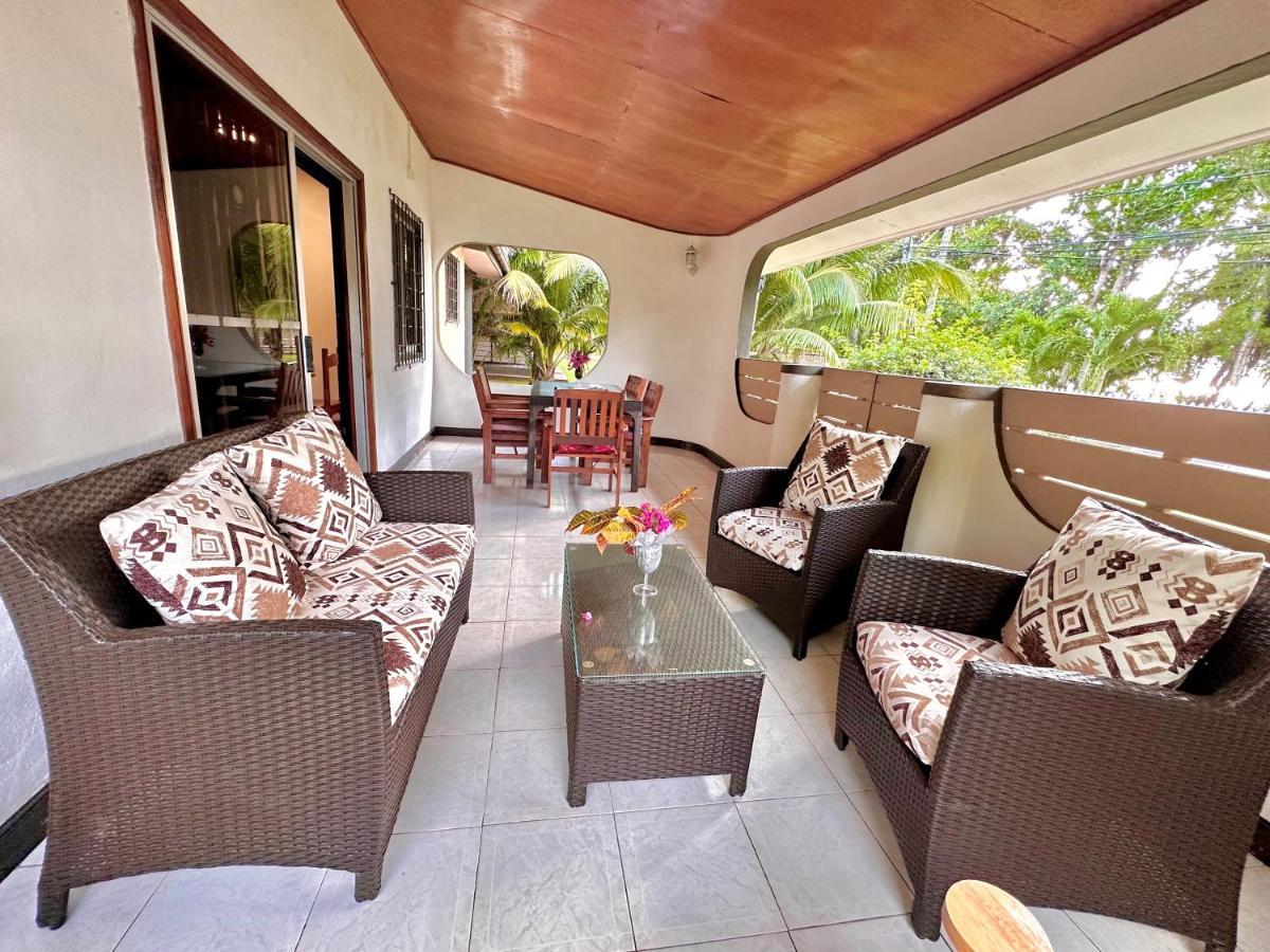88 Days Self Catering Holidays & Baie Lazare (Mahe)